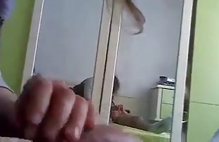 Kurznamen-Porno-Video - Tätowierte Brünette  ...