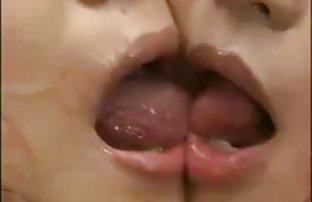 Kurznamen-Porno-Video - Tätowierte Kerl grat ...